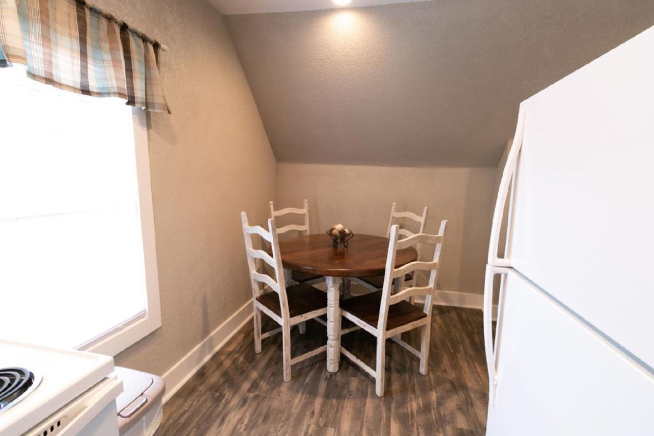 Spacious Rustic Downtown Market St 1 Bedroom Apt, Sleeps Up To 5, Steps To Honeywell & Eagles Theatre Wabash Exteriér fotografie
