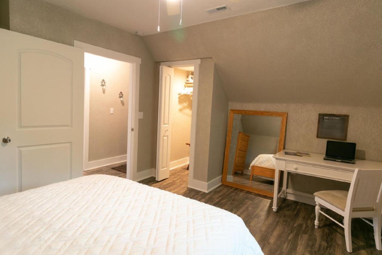 Spacious Rustic Downtown Market St 1 Bedroom Apt, Sleeps Up To 5, Steps To Honeywell & Eagles Theatre Wabash Exteriér fotografie