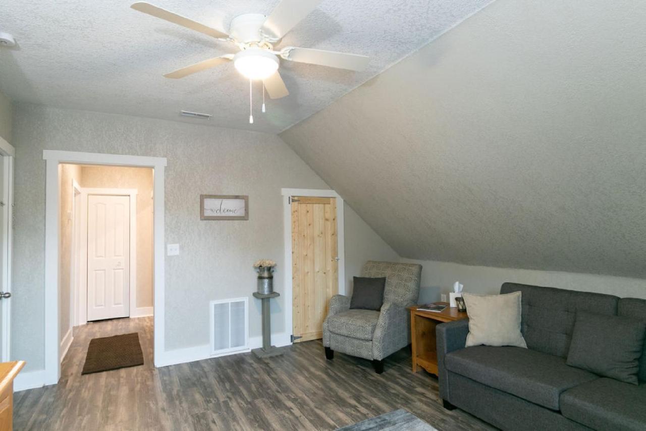 Spacious Rustic Downtown Market St 1 Bedroom Apt, Sleeps Up To 5, Steps To Honeywell & Eagles Theatre Wabash Exteriér fotografie