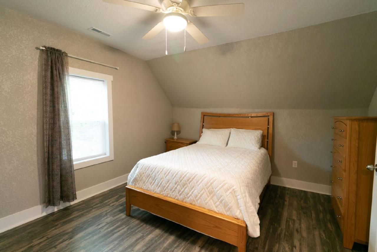 Spacious Rustic Downtown Market St 1 Bedroom Apt, Sleeps Up To 5, Steps To Honeywell & Eagles Theatre Wabash Exteriér fotografie